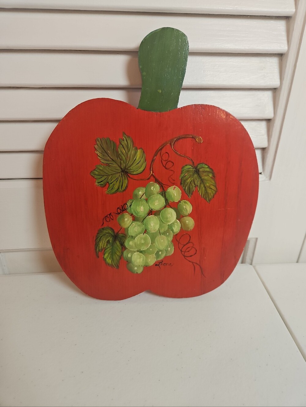 **VINTAGE** Hand Painted Wooden Wall Decor Hanging Cutting Board Apple Artwork